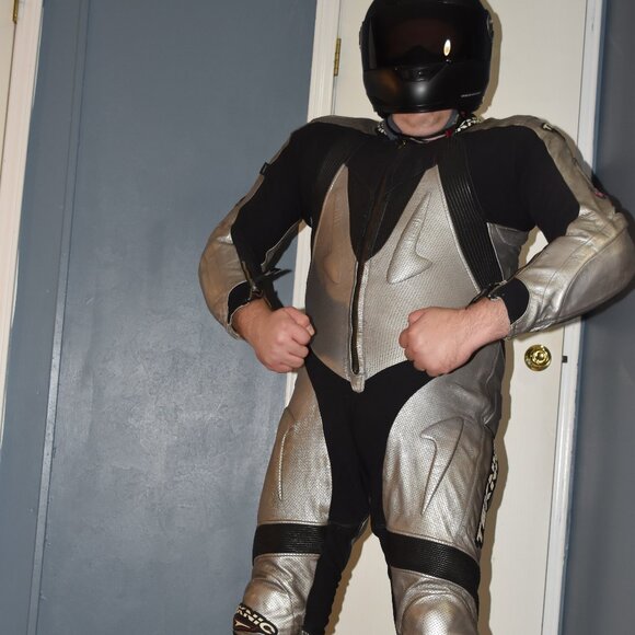 Teknic leather motorcycle suit, kangaroo hide, size US 44 - Picture 2 of 16